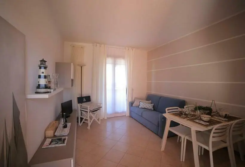 Family flat with lake view, Bellasirmione   Acquachiara