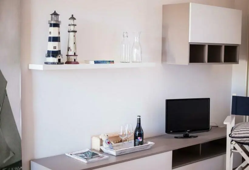 Family flat with lake view, Bellasirmione   Acquachiara