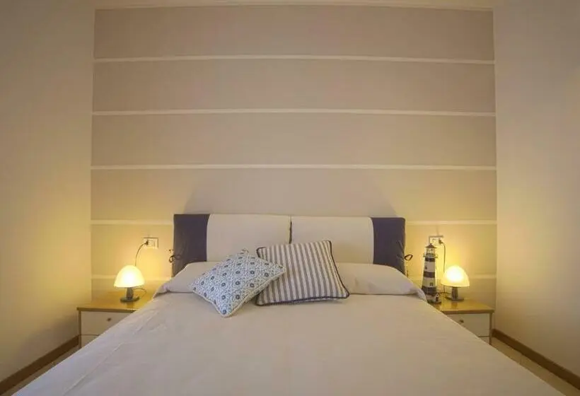 Family flat with lake view, Bellasirmione   Acquachiara