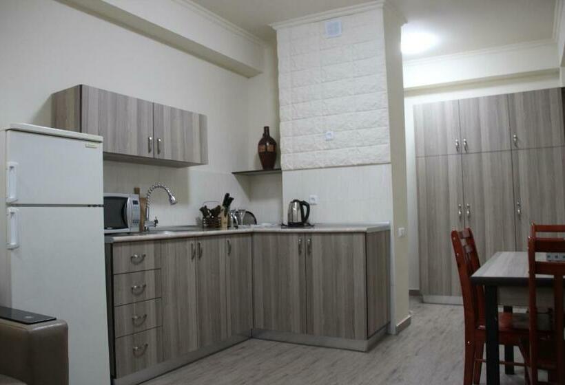 آپارتمان 1 خوابه, Cross Apartments And Tours