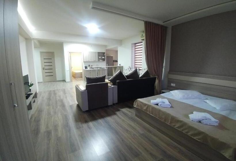 اتاق خانوادگی, Cross Apartments And Tours