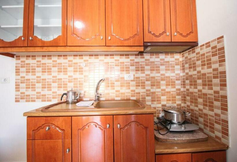 1 Bedroom Apartment with Terrace Sea View, Apartments Romario