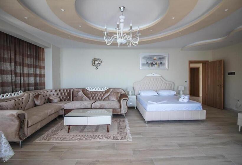 سوییت با چشم‌انداز دریا, Apartments Romario