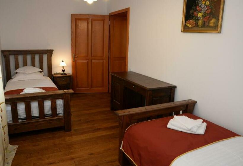 سوئیت 2 خوابه, Carolina House