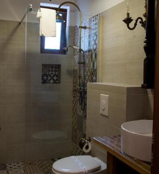 스탠다드 스튜디오, Carolina House