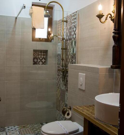 스탠다드 스튜디오, Carolina House