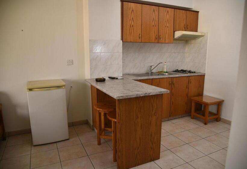 استودیوی استاندارد, Elysso Apartments