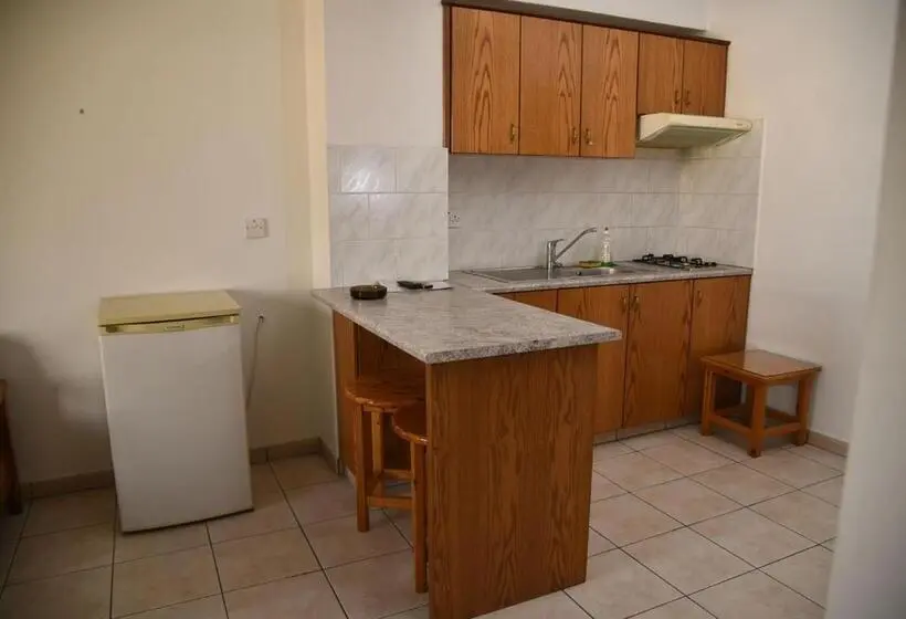 استودیوی استاندارد, Elysso Apartments