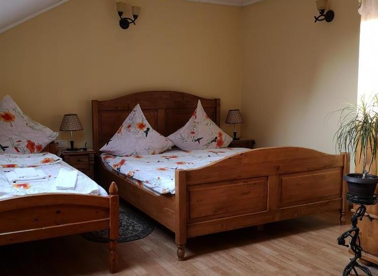 اتاق استاندارد سه نفره, Casa Lia