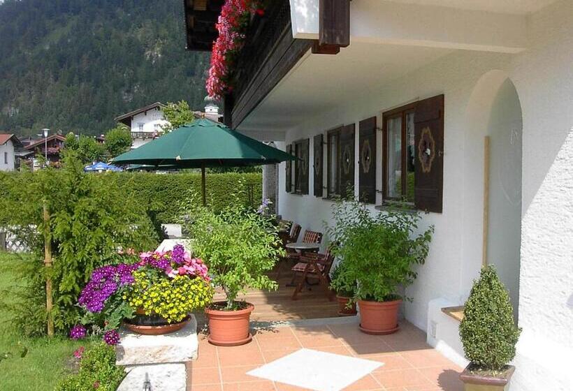 آپارتمان 1 خوابه با چشم‌انداز, Gästehaus Weißes Rössl