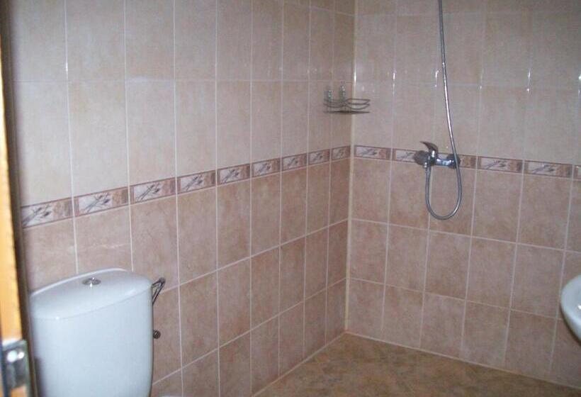 스탠다드 트리플 룸, Guest House Donchevi