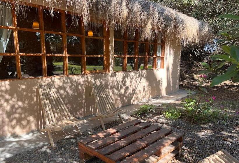 ガーデンビュースタンダード４ベッドルーム, El Arbol Eco Lodge