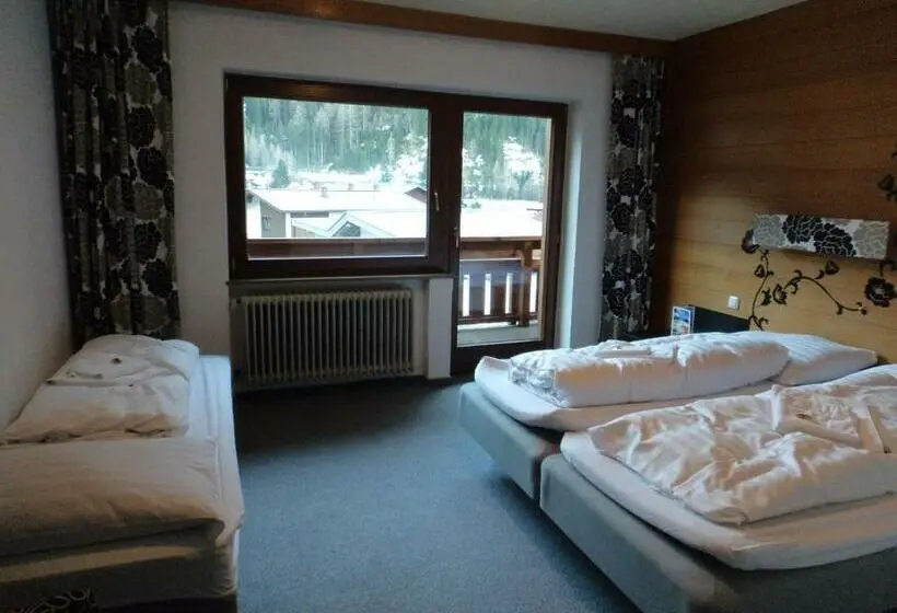 Üç Kişilik Standart Oda, Haus Thomas By Châtel Reizen