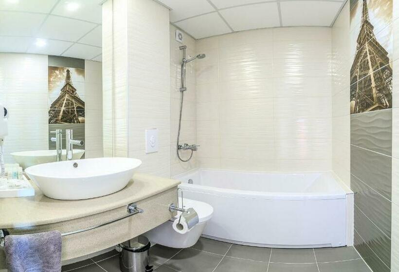 Suite with lake view, Laki Hotel & Spa