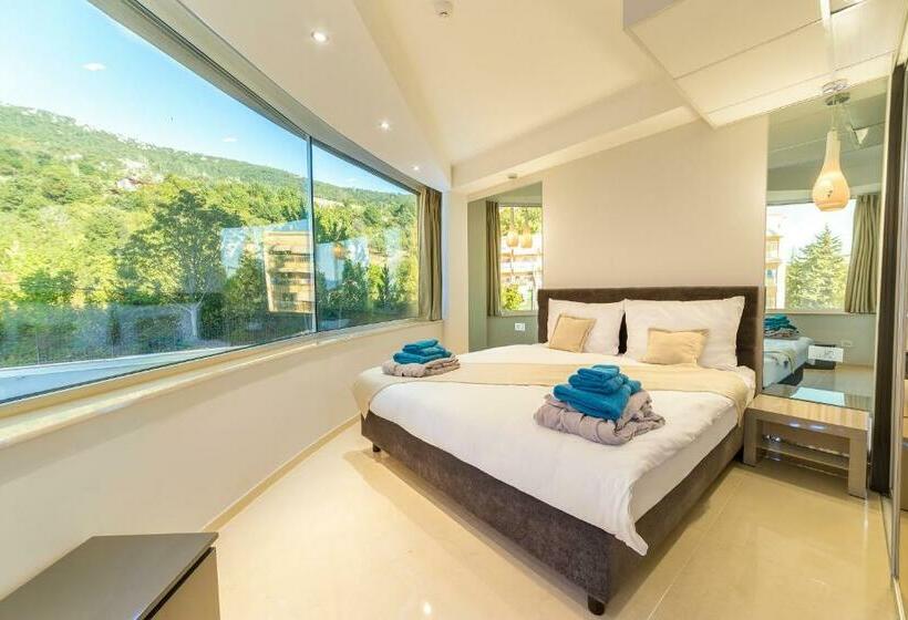 Suite with lake view, Laki Hotel & Spa