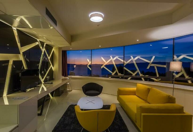 Suite with lake view, Laki Hotel & Spa