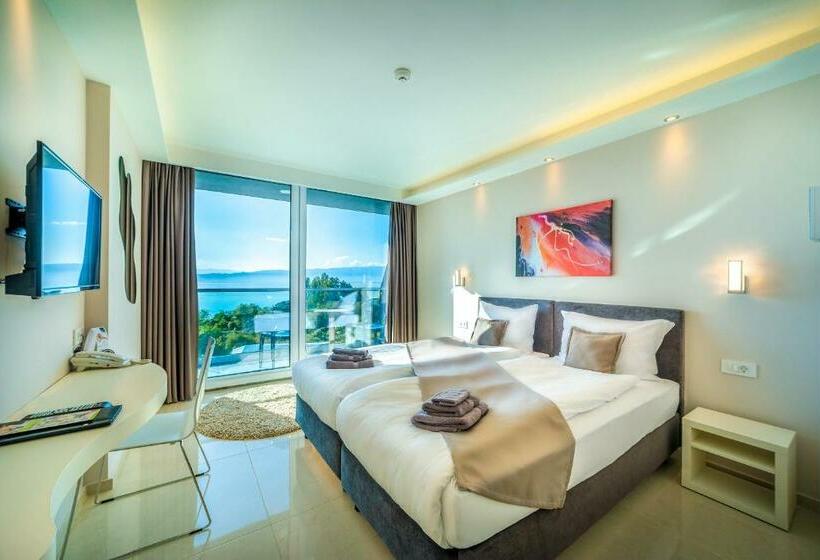 Superior room with lake view, Laki Hotel & Spa