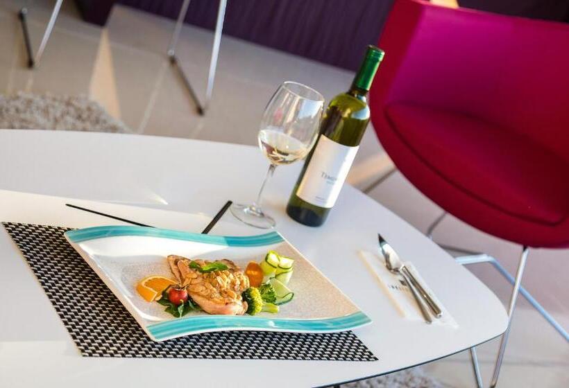 Suite with lake view, Laki Hotel & Spa