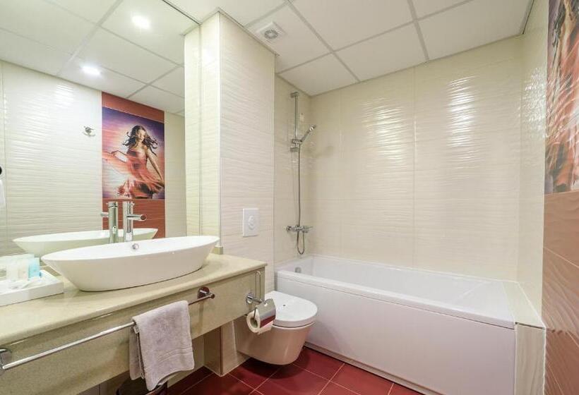 Suite with lake view, Laki Hotel & Spa