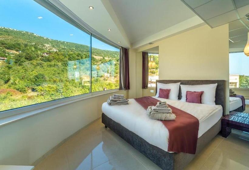 Suite with lake view, Laki Hotel & Spa