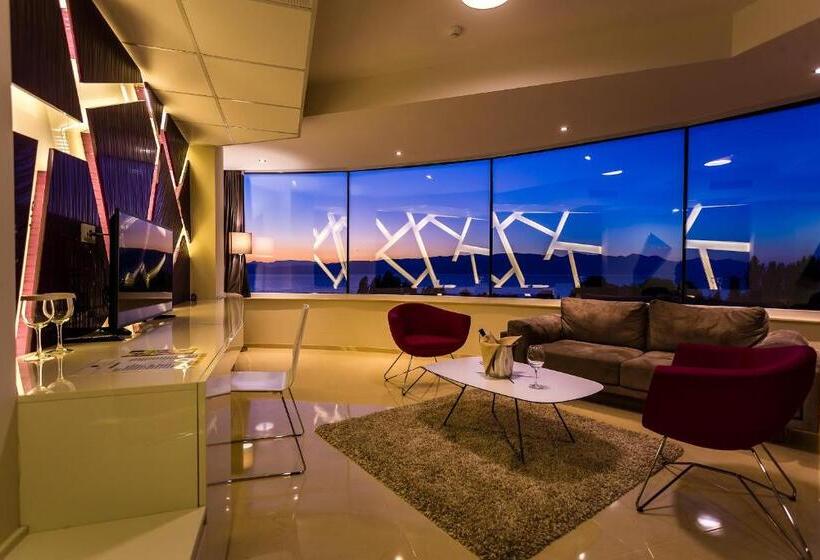 Suite with lake view, Laki Hotel & Spa