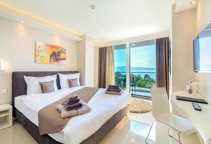 اتاق استاندارد با چشم‌انداز دریاچه, Laki Hotel & Spa