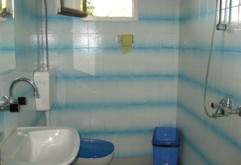 חדר משפחתי, Elefterova Kashta