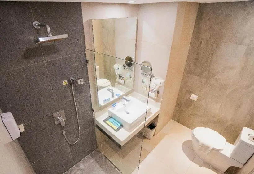 Premium Room Pool View, Solea Mactan Resort