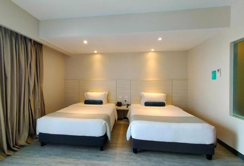 Номер Premium Вид на Бассейн, Solea Mactan Resort