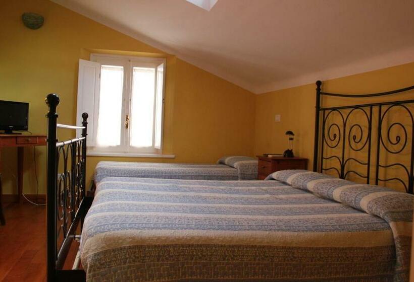 اتاق استاندارد سه نفره, B&b Al Borgo