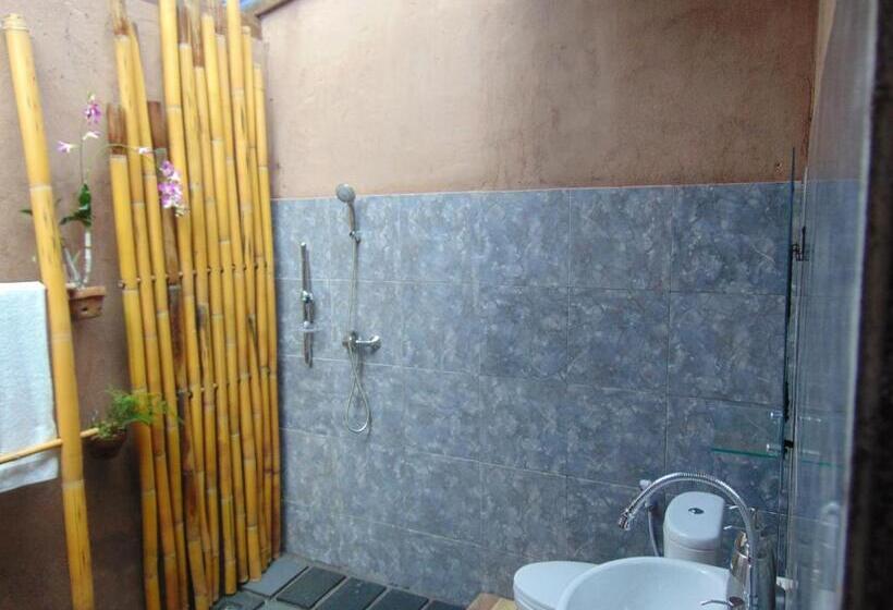 デラックストリプルルーム, Amartya Puri Green Cottages