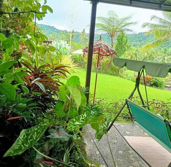 デラックストリプルルーム, Amartya Puri Green Cottages