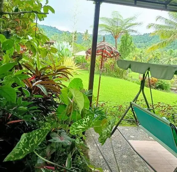 デラックストリプルルーム, Amartya Puri Green Cottages