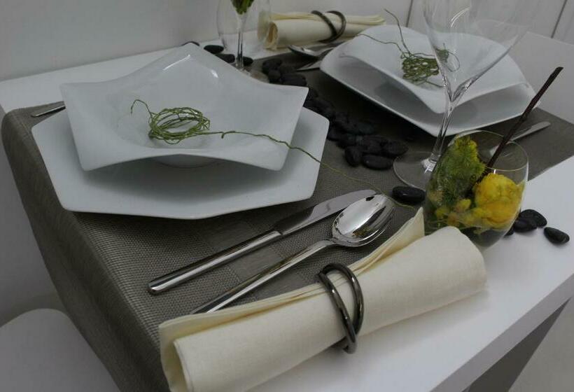 デラックススイート, Conte Max Rooms