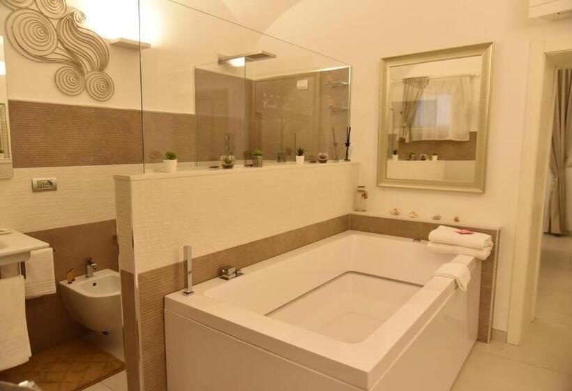 ハイドロマッサージバス付きスイート, Conte Max Rooms