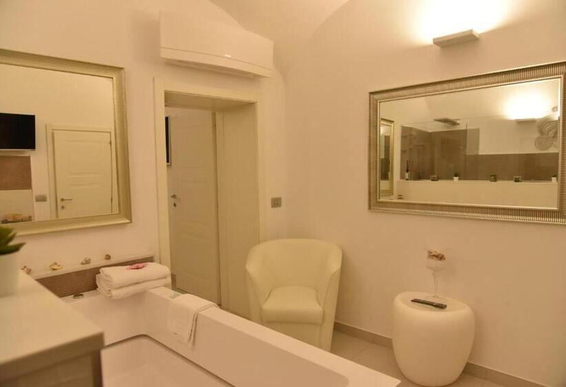 ハイドロマッサージバス付きスイート, Conte Max Rooms