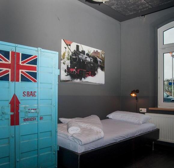 スタンダードトリプルルーム, Hostel Am Bahnhof