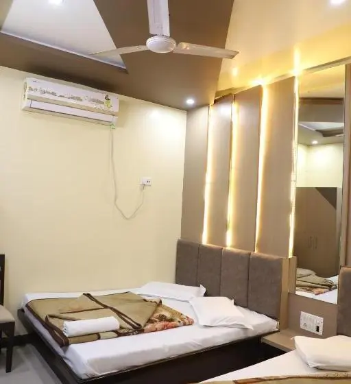 3-Bett-Standardzimmer, Mittal Inn