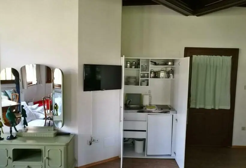 ガーデンビューのスタンダードワンルーム, Schloss Castel Pienzenau   Guestrooms & Apartments   B&b Hotel & Restaurant