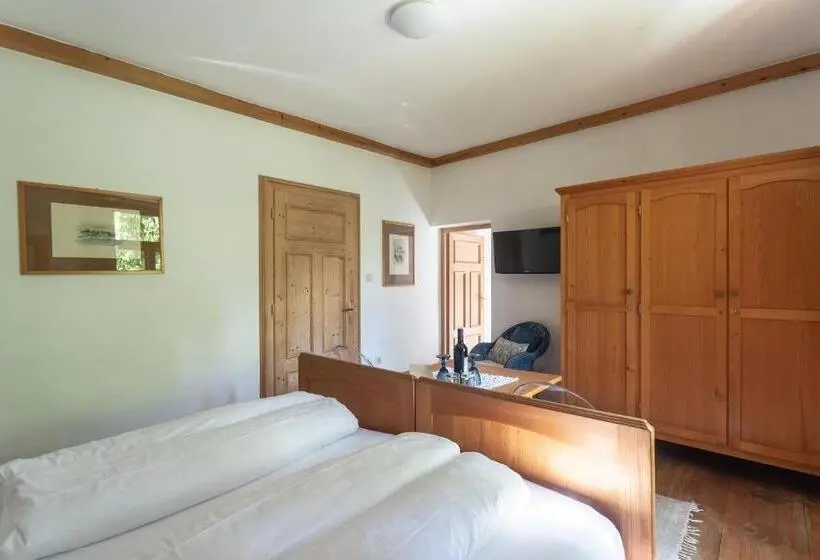 ガーデンビュースタンダードルーム, Schloss Castel Pienzenau   Guestrooms & Apartments   B&b Hotel & Restaurant