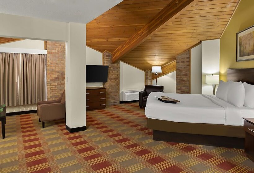 Люкс Вид на Бассейн, Best Western Lakewood Inn