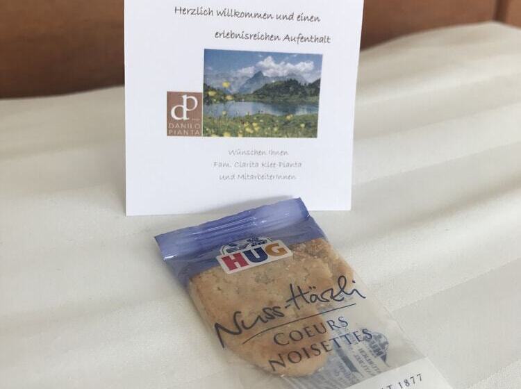 Standard Szoba, Danilo Savognin