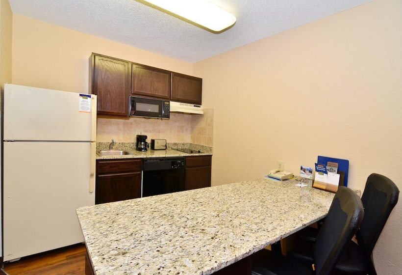 스위트, Mainstay Suites Knoxville Airport