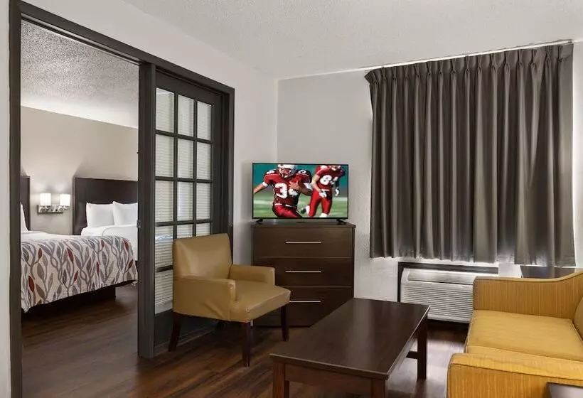 スイート, Red Roof Inn & Suites Savannah Airport