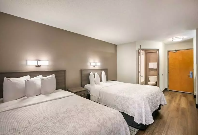 اتاق لوکس, Red Roof Inn Plus+ Boston   Logan