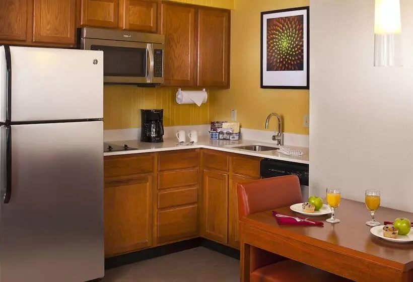 Sviitti Liikuntarajoitteisille, Residence Inn Baton Rouge Siegen