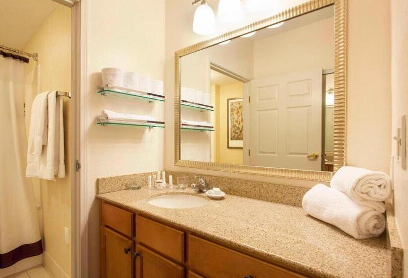 מיטת קינג בסוויטה, Sonesta Es Suites Phoenix Goodyear