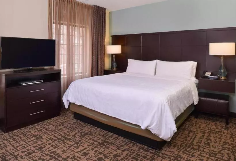 身障者適用クイーンサイズベッドルーム, Staybridge Suites Indianapolis Fishers, An Ihg