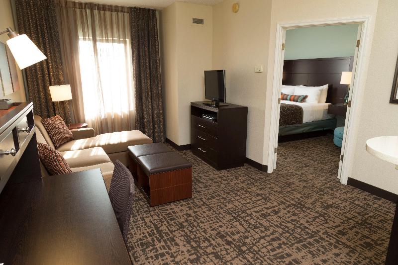 Люкс Адаптированный для Инвалидов, Staybridge Suites Indianapolis Fishers, An Ihg