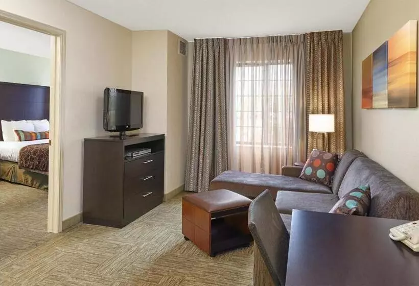 スイート, Staybridge Suites Lincolnshire, An Ihg